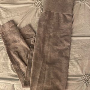 Gymshark grey camo seamless
